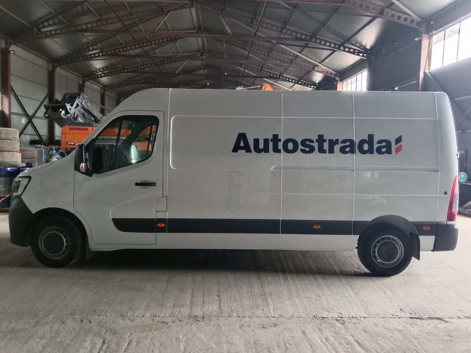 brenduvanniabusrenaultmasterautostrada95245727-A1C4-C342-F656-ACBD13CA88FA.jpg